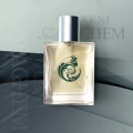 Original Vetiver. Zapach inspirowany świeżą, zieloną elegancją oryginału. Artykuł wyjaśnia charakter kompozycji, podobieństwa i różnice oraz podejście interpretacyjne w świecie perfum.